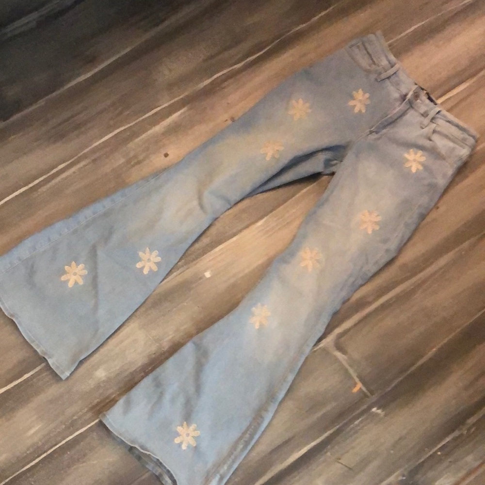 Hollister flower embroidered flare jeans light wash 7R